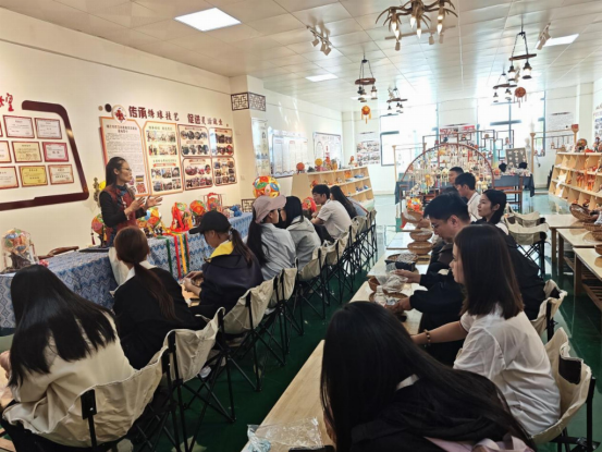 广西经贸职院学子走进边关厚植家国情怀