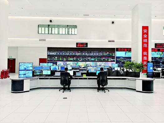 济南地铁“大脑”首次亮相 一“网”撑起八条线