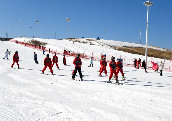 2025年乌兰察布第三届“冰雪之恋”旅游季启幕 2025年乌兰察布第三届“冰雪之恋”旅游季启幕
