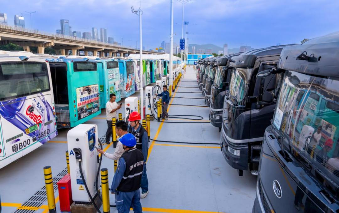 深圳首创!“大号充电宝”护航十五运会闭幕式