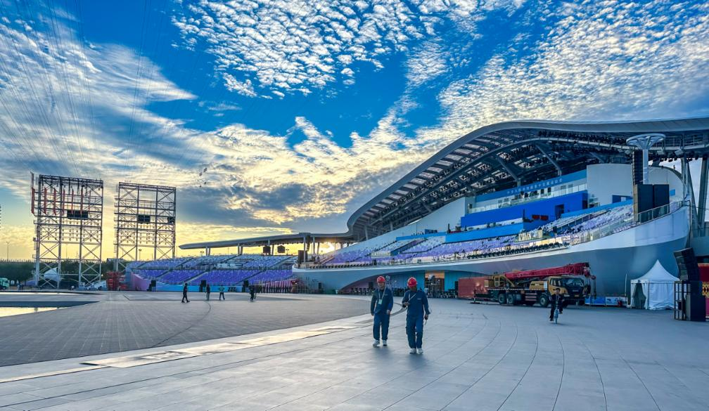 深圳首创!“大号充电宝”护航十五运会闭幕式