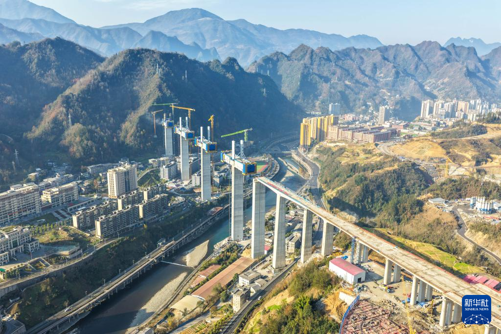 西渝高铁建设稳步推进