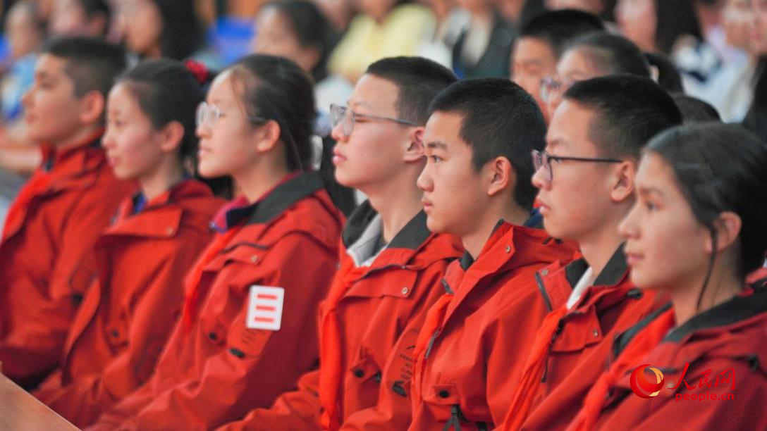 “强国有我 争做时代新人——2025行走的思政课”交流活动在乌鲁木齐成功举行