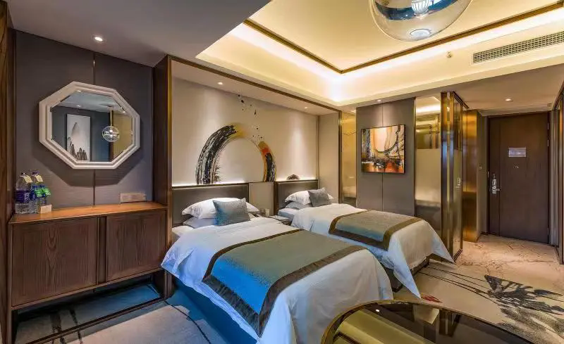 来揭阳就对了!玩什么吃什么看这里→ 0d6c1d05c234bdfc94bd3bed36b89e30.png