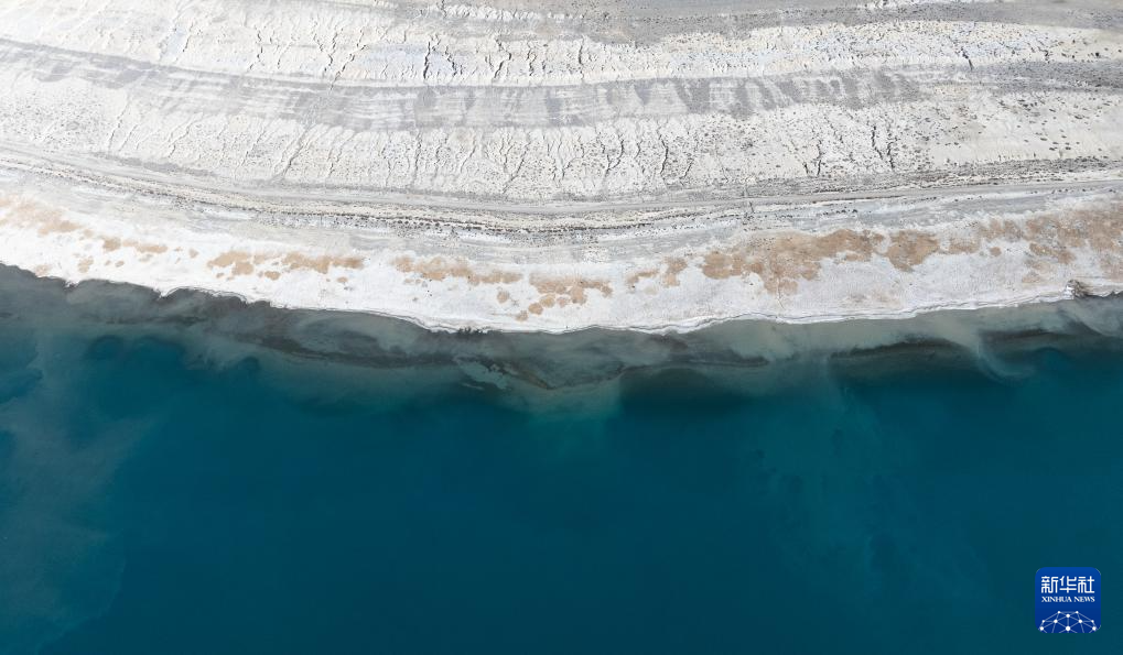 美丽中国丨西藏:鸟瞰蔚蓝佩枯错