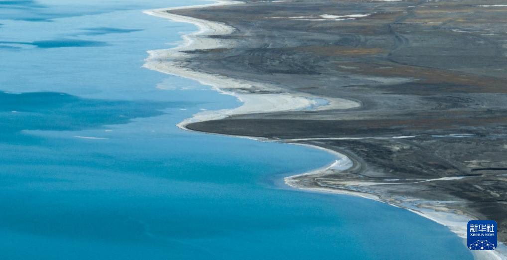 美丽中国丨西藏:鸟瞰蔚蓝佩枯错