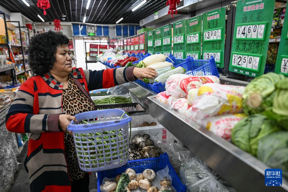 寒潮中新疆“菜篮子”供应充足