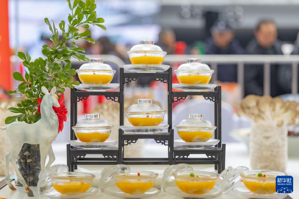 重庆巴南:特色展销人气旺 激发消费新活力