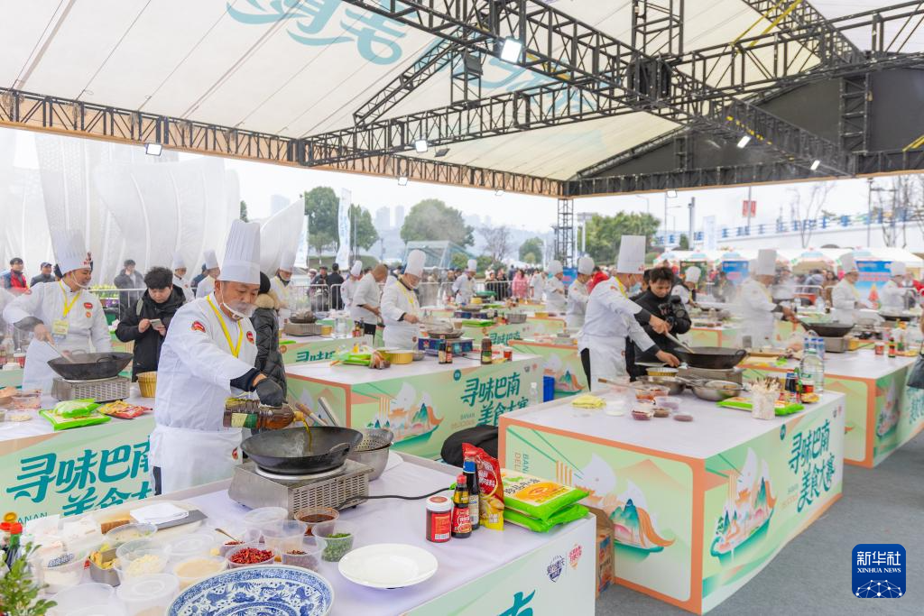 重庆巴南:特色展销人气旺 激发消费新活力