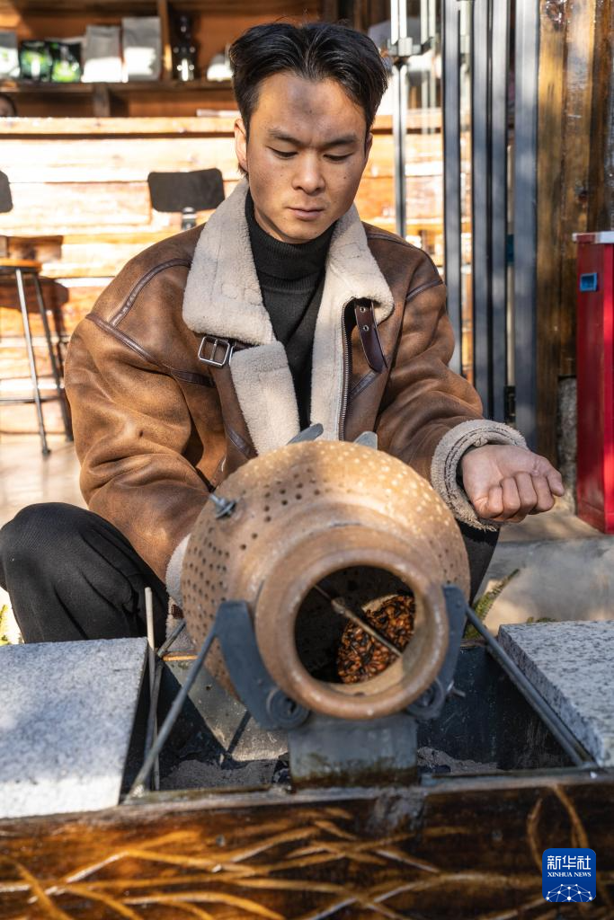 云南临沧碗窑村:探索“陶旅”融合发展之路