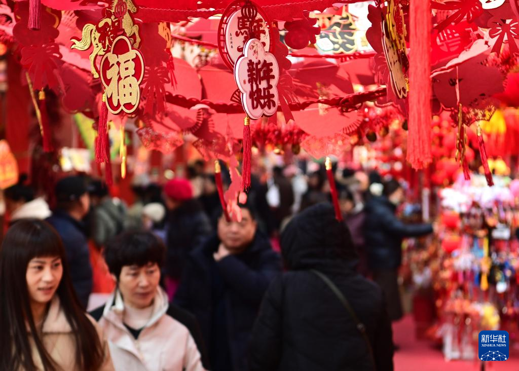 西安:年货市场年味浓