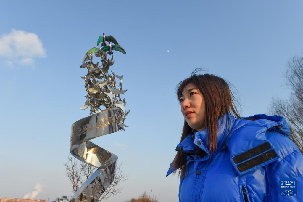 吉林长白岛:两代护鸟人接力 守护万鸟翔集