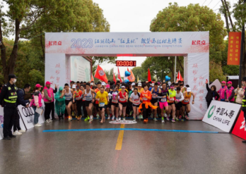 江苏江阴顾山镇：一颗桃，激活产业强镇 “一池春水”