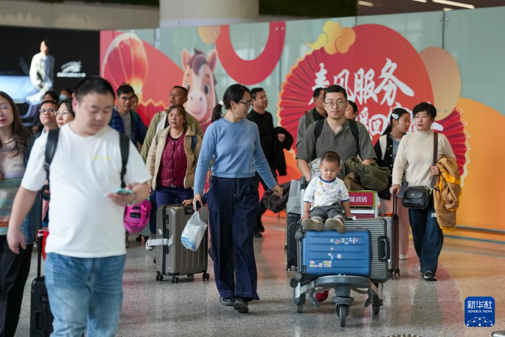 广州白云机场春运客流量突破500万