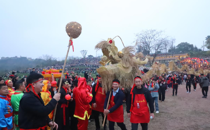 重庆璧山：2026年历山火把节落幕 10万游客共赴“薪火千年”之约