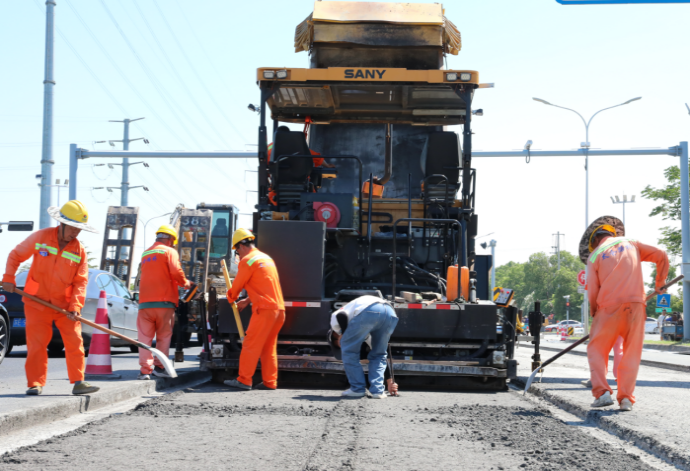 岁月巡路：一条路的四季回想