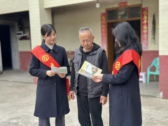 “3•15”在行动:中国银行重庆市分行多维度开展教育宣传,织密金融消保“防护网” “3•15”在行动:中国银行重庆市分行多维度开展教育宣传,织密金融消保“防护网”
