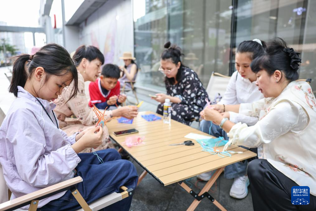 海口:逛非遗市集 感受文化魅力