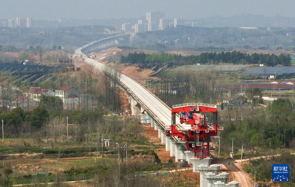 合武高铁春日施工忙