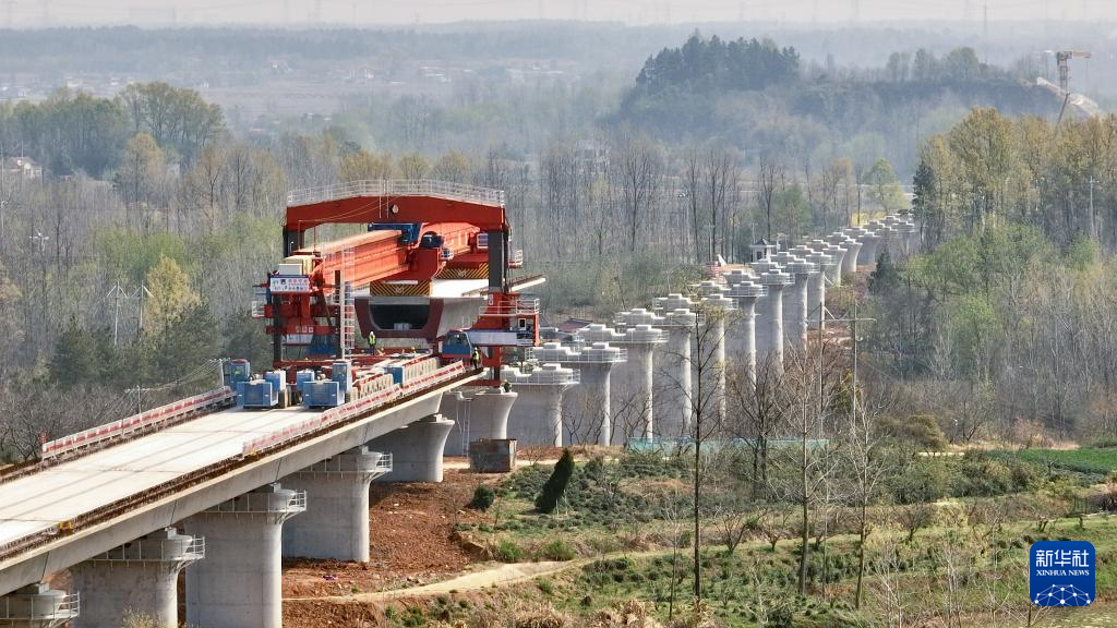 合武高铁春日施工忙