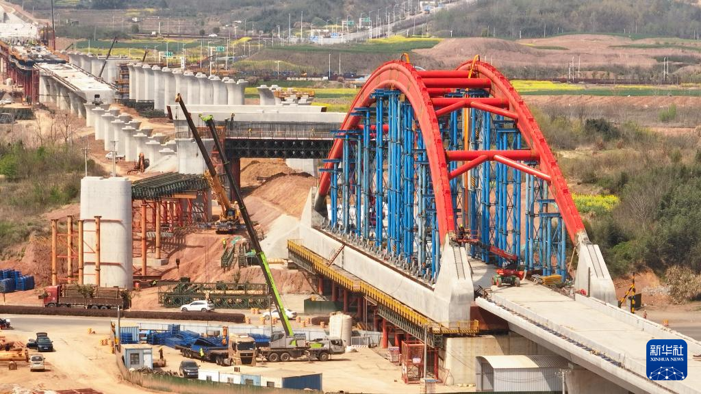 合武高铁春日施工忙