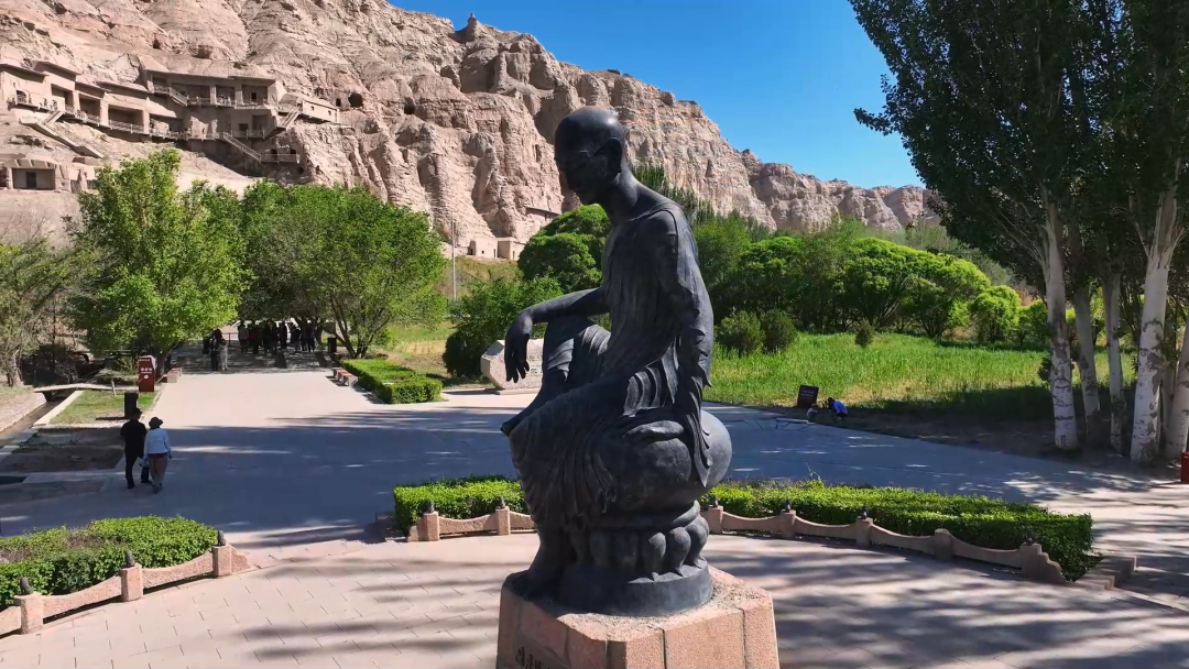 千年壁画映同心——拜城县“观千年壁画·铸万众同心”铸牢中华民族共同体意识主题研学实践活动绘就文化交融新画卷