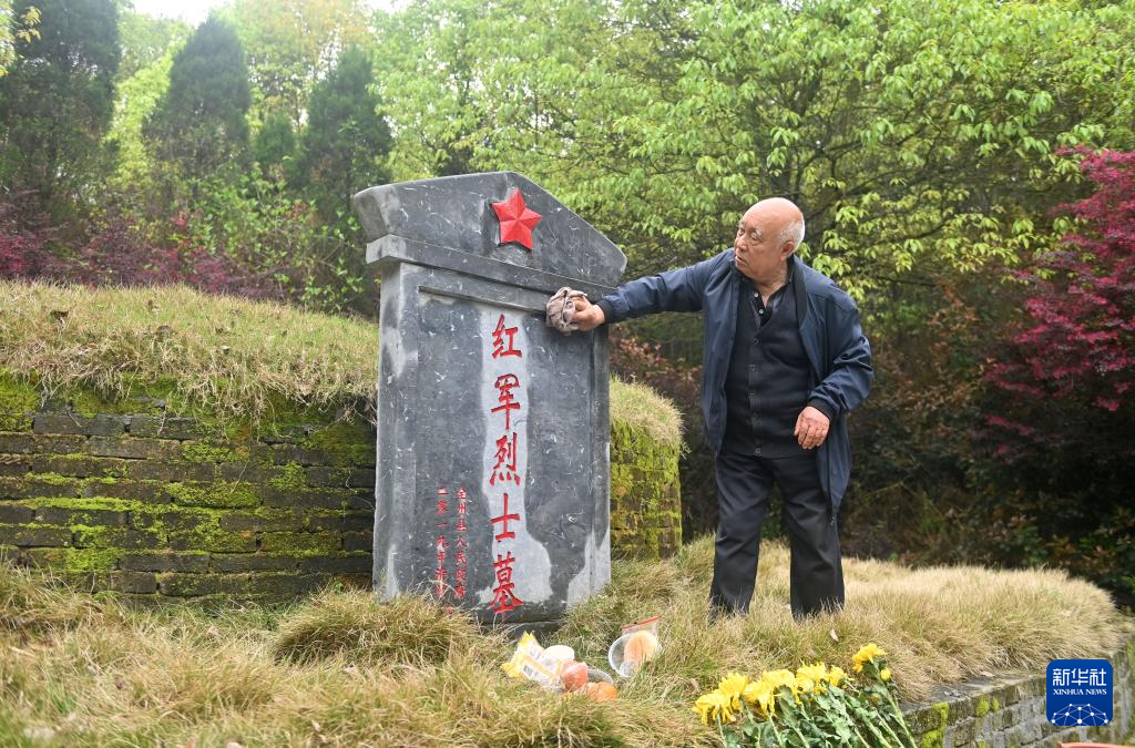 广西全州:一家人守护烈士墓92年