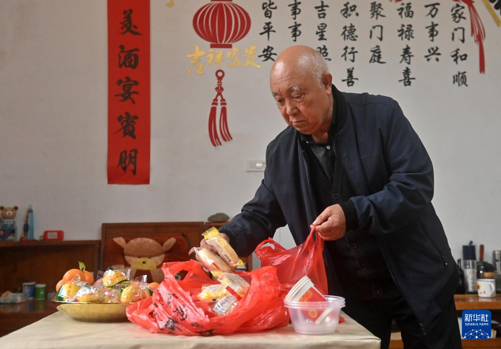 广西全州:一家人守护烈士墓92年