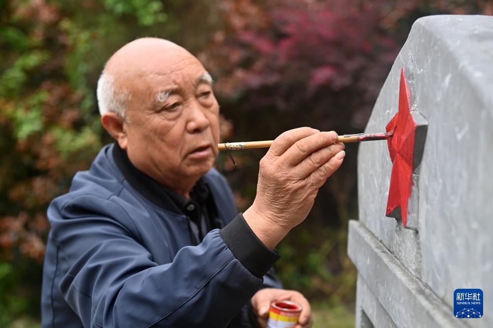 广西全州:一家人守护烈士墓92年