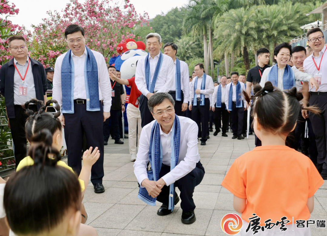 2026年“广西三月三·八桂嘉年华”文化旅游品牌活动开幕式在南宁举行 陈刚韦韬孙大伟等与各族群众共庆佳节