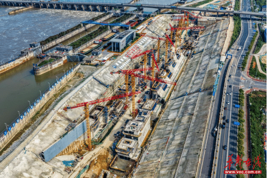 “五一”假期不停工!湘江长沙三线船闸项目主体施工迈入高峰期