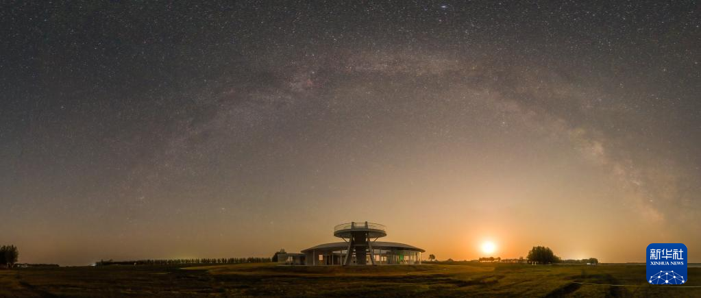 星空相册丨“银河之眼”现身夜空