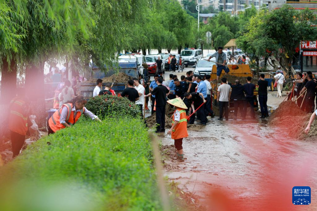 黔南:万众一心战汛情 昼夜奋战保民生 图片