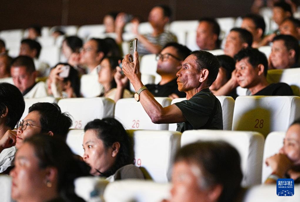 海南保亭:民族舞剧《甘工鸟》常态化免费展演