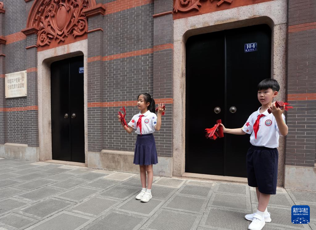 上海:“红喇叭”小讲解员迎“六一”