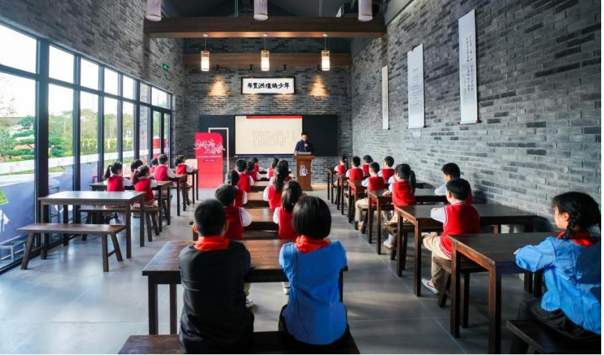 一廊通江海 一城越千年 ——以“S3科创走廊”为引擎构建奉城发展新格局 一廊通江海 一城越千年 ——以“S3科创走廊”为引擎构建奉城发展新格局