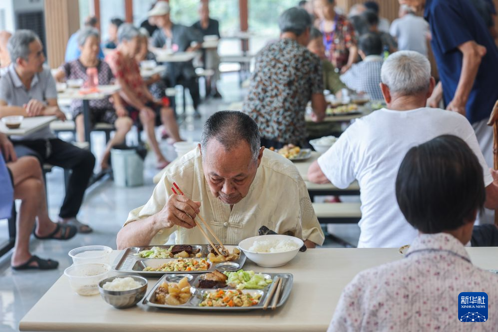 浙江桐庐:乡村爱心食堂惠民生