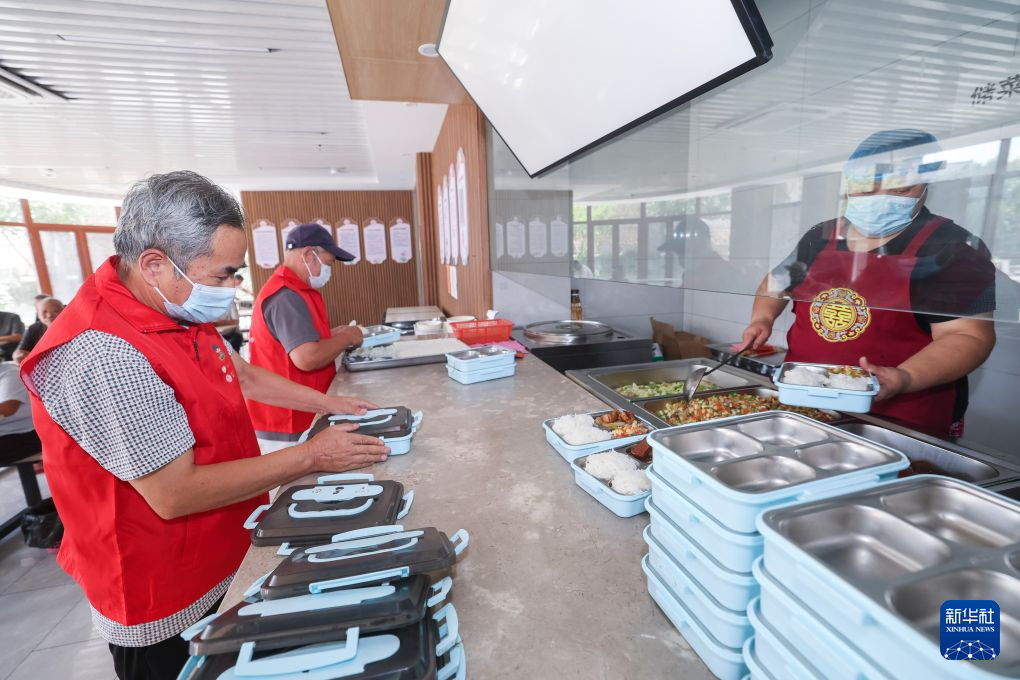 浙江桐庐:乡村爱心食堂惠民生