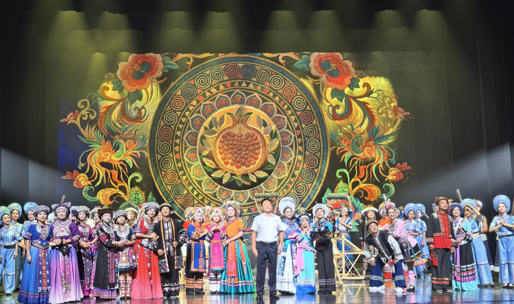 贵州“村舞”黔西南民族歌舞剧《锦·蓝》精彩亮相第七届全国少数民族文艺会演 贵州“村舞”黔西南民族歌舞剧《锦·蓝》精彩亮相第七届全国少数民族文艺会演