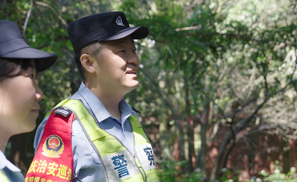 巴渝警像|缙云山间的守山人：赖军四十载青山之约